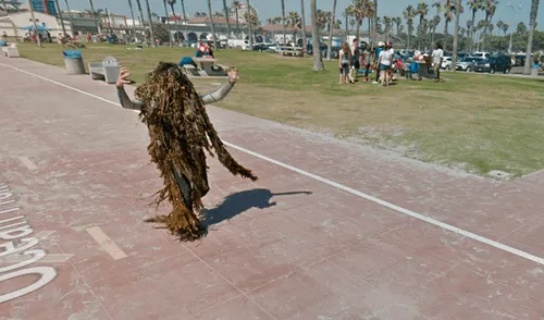Google Maps: Aterrados quedaron usuarios tras ver al 'Tío cosa' saliendo del mar [FOTOS]