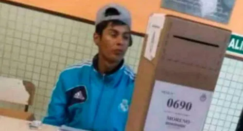 La gorra hacia atrás y la ropa deportiva provocó risas y comentarios peyorativos contra él