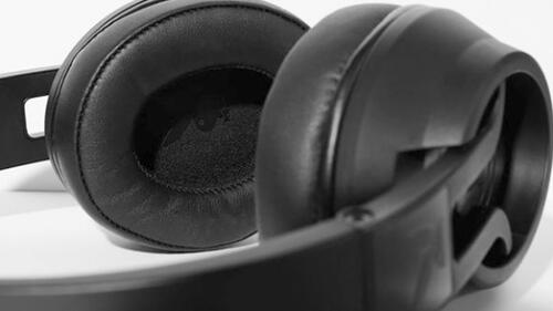 Playboy lanzó su línea de audífonos llamada Icon 1. ¿Sonido sensual?: Playboy presenta sus primeros audífonos auriculares