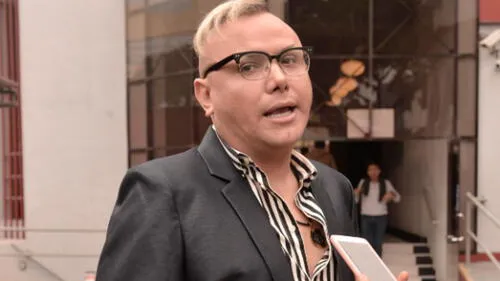 El estilista se mostró indignado por la reacción del sujeto, pues según él, lo quiso culpar por querer ‘ganarse el vivo'. Foto: Jenny Valdivia / La República