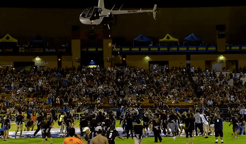 Youtube: Club de Estados Unidos enloquece a fanáticos regalando dinero [VIDEO]