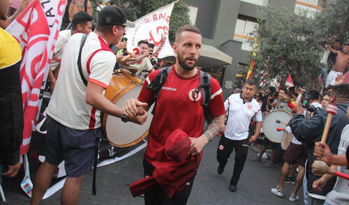 Alianza Lima vs Universitario: hinchas de la 'U' realizaron un banderazo