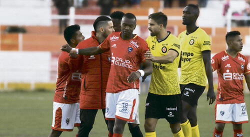 mal. Cienciano no la pasa bien en el torneo por el ascenso. mal. Cienciano no la pasa bien en el torneo por el ascenso.