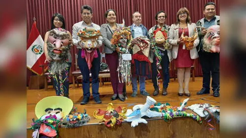 Máscaras ganadoras serán exhibidas en galería de arte.