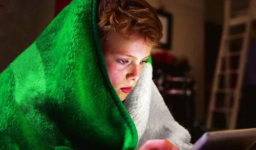 El cerebro de los niños ‘envejece’ si pasan mucho tiempo ante una pantalla