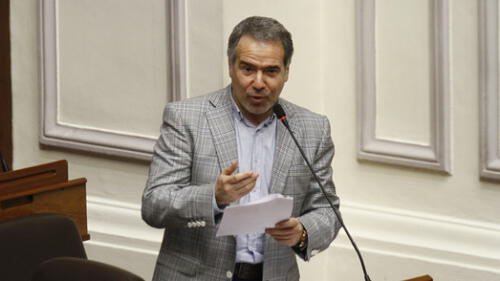 Congresista Petrozzi renunció a la bancada de Fuerza Popular Congresista Petrozzi renunció a la bancada de Fuerza Popular