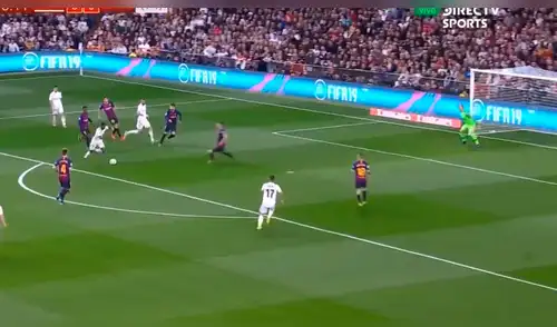 Real Madrid vs Barcelona: Vinicius Jr. estaba solo en área y se perdió el 1-0 [VIDEO]