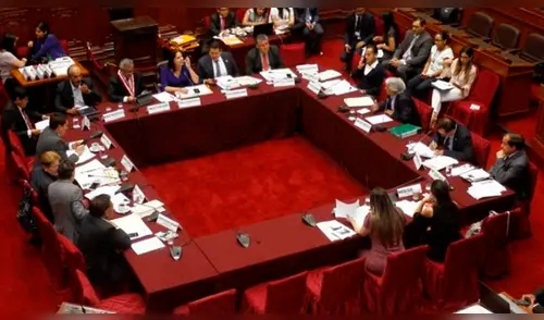 Congresistas envían al tacho proyecto que prohibía su reelección