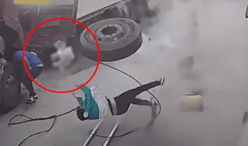 YouTube: bebé sale volando tras explosión de una llanta [VIDEO]