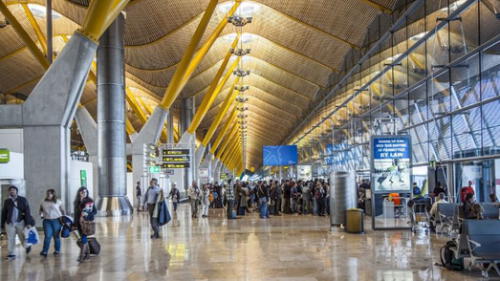 Peruanos varados en España sobreviven a la espera de un vuelo de regreso al país [VIDEO]