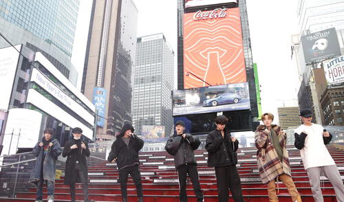 BTS en los ensayos previos al Dick Clark’s New Year’s Rockin’ Eve. BTS en los ensayos previos al Dick Clark’s New Year’s Rockin’ Eve.