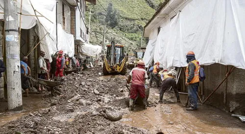 1. DESASTRE. Desborde del K'itamayu arrastró lodo y piedras hasta Pisac.