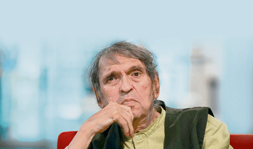 Su poema más famoso.´Derrota´, le hizo ser un símbolo para muchos jóvenes de los años sesenta. Foto: EFE Su poema más famoso.´Derrota´, le hizo ser un símbolo para muchos jóvenes de los años sesenta.