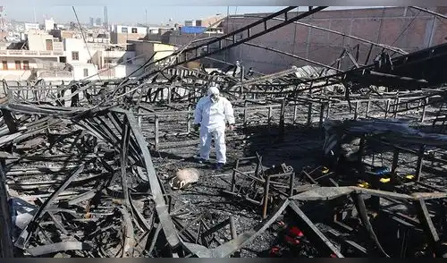 Municipio de Arequipa admite que le faltó rigor para fiscalizar local incendiado