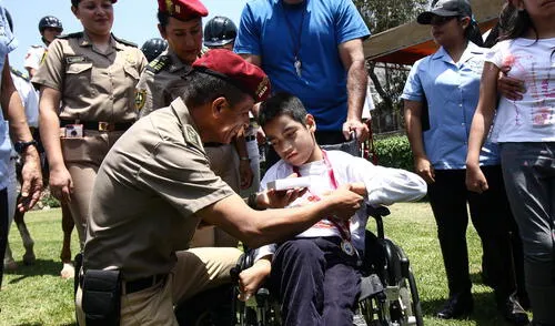 Niños felices gracias a la magia de la equinoterapia