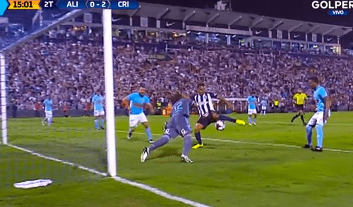 Alianza vs Cristal: Álvarez se lució con doble atajada a Hohberg y Pósito [VIDEO]