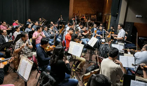 Músicos de la Orquestas Sinfónica de Trujillo preparan recital.