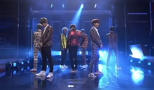 BTS coreografió el tema "Idol" en The Tonight Show y causan furor [VIDEO]
