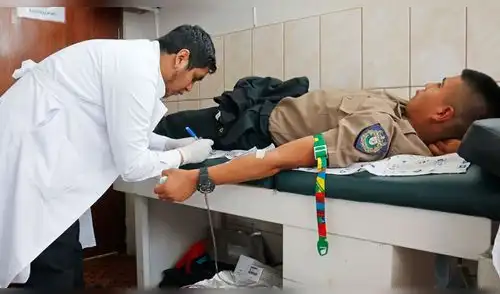 Alumnos de Escuela PNP donan sangre a Hospital Regional de Lambayeque