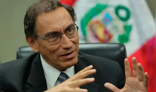 Martín Vizcarra felicita a joven peruano que obtuvo primer puesto en universidad de Francia
