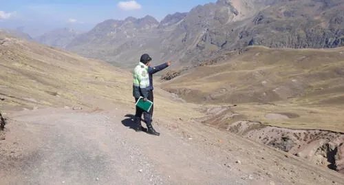Cuerpo de la víctima fue encontrado a unos metros de la Montaña de Siete Colores. Foto: Difusión.