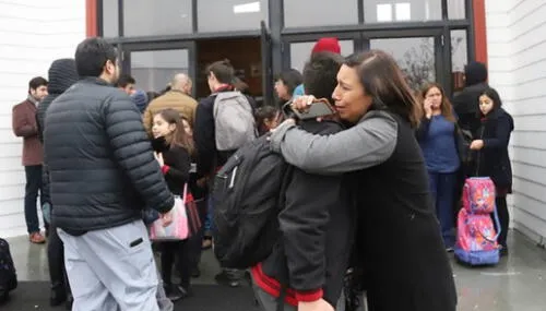 Escolar dispara a su compañero en plena clase: llevaba una máscara de 'La casa de papel' [VIDEO]