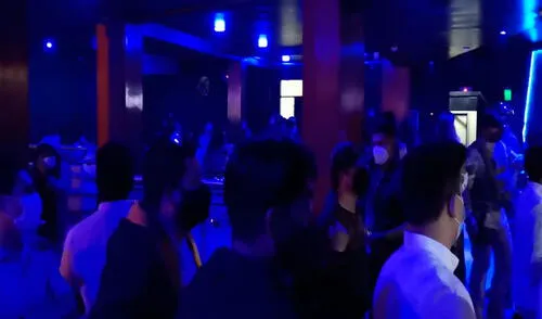 Más de 100 personas son intervenidas en una discoteca de Chiclayo.
