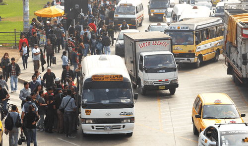 Gobierno inicia diálogo con transportistas por alza del ISC