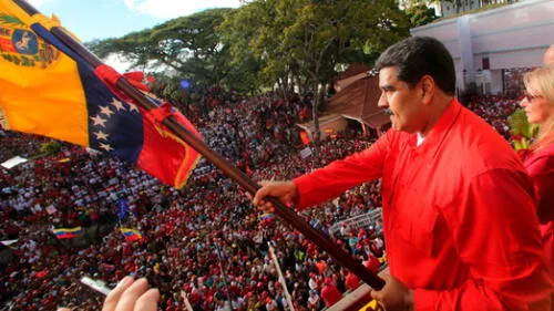 Maduro rechaza renuncia pero apoya "diálogo" propuesto por México Maduro rechaza renuncia pero apoya "diálogo" propuesto por México