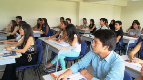 Pronabec ofrece 200 becas de estudio para que hijos de docentes sigan carreras superiores
