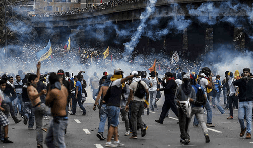 Represión durante masivas protestas contra Maduro deja 35 muertos y 850 detenidos