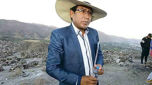 Cuestionado. Tiene varias denuncias de irregularidades.