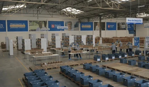 Los medicamentos que están en el local llegarán a los asegurados por medio de los programas Farmacia Vecina y Padomi Delivery . (Foto: Javier Quispe / La República) Essalud