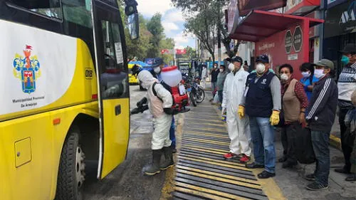 Hay pocos trabajadores para controlar limpieza en buses de Arequipa. Hay pocos trabajadores para controlar limpieza en buses de Arequipa.