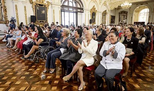 Reconocen a  14 mujeres por  ser un ejemplo  de trabajo