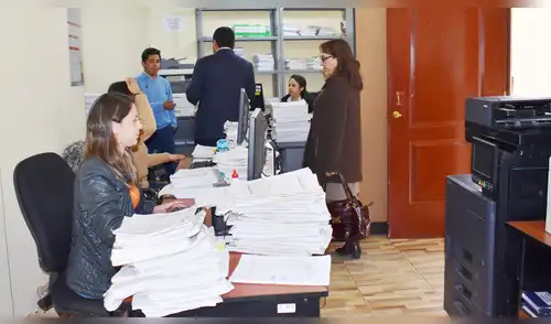 Parte del personal realizó sus labores con normalidad.