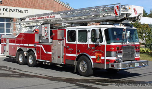 Facebook: foto de pareja teniendo sexo en camión de bomberos desata polémica