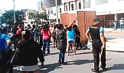 Municipalidad impidió que comerciantes se ubiquen en exteriores del mercado. Municipalidad impidió que comerciantes se ubiquen en exteriores del mercado.