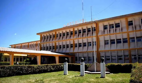 Puno. Minsur donará 55 camas para hospital Carlos Monge Medrano de Juliaca. Puno. Minsur donará 55 camas para hospital Carlos Monge Medrano de Juliaca.