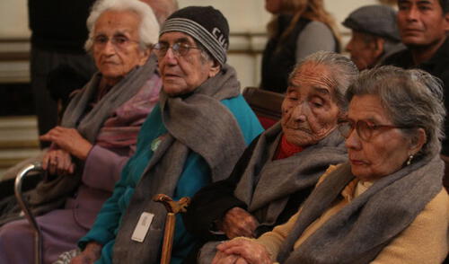 Bolivia sube pensión para adultos mayores gracias a venta de hidrocarburos