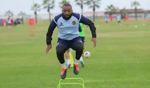 Jair Céspedes es uno de los posibles titulares mañana ante Carlos Stein