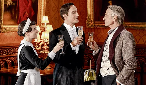 Escena. Irons en la mansión como Veidt o Ozymandias.