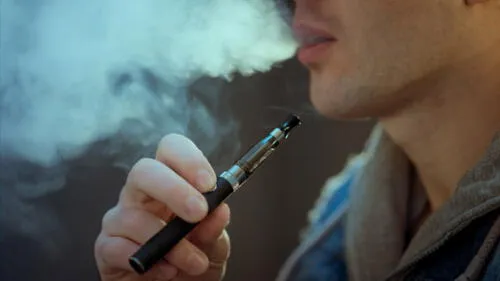 Uso de cigarrillos electrónicos entre la población peruana va en aumento, especialmente entre adolescentes y jóvenes. (Foto: Difusión) Uso de cigarrillos electrónicos entre la población peruana va en aumento, especialmente entre adolescentes y jóvenes. (Foto: Difusión)