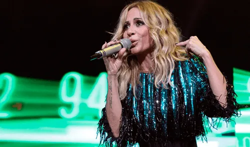 Marta Sánchez hace topless en pleno concierto [VIDEO]