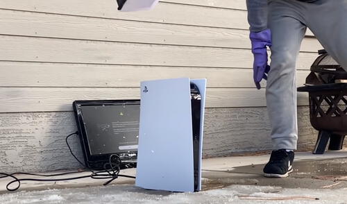 PS5: destroza su PlayStation 5 y mando DualSense para ver cuánto aguanta