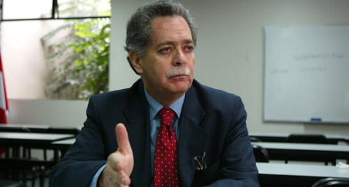 Agustín Haya de la Torre: “El velasquismo confiscó los medios, no respetó la libertad de prensa y política”