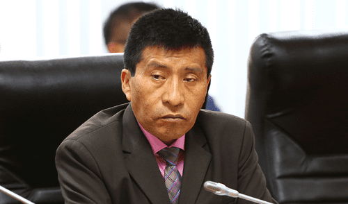 Moisés Mamani es denunciado constitucionalmente por tocamientos indebidos