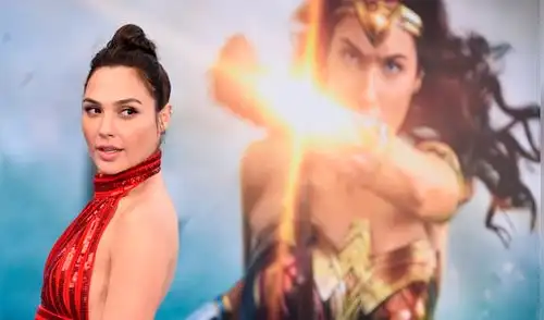 En YouTube, el clip que deberías revisar antes de ver Wonder Woman