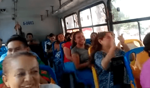 Facebook viral: pasajeros se enteran que conductor está de cumpleaños y le cantan "las mañanitas" [VIDEO]