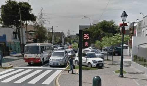 Vía Google Maps: captan a limeño haciendo curioso gesto en San Isidro [FOTOS]